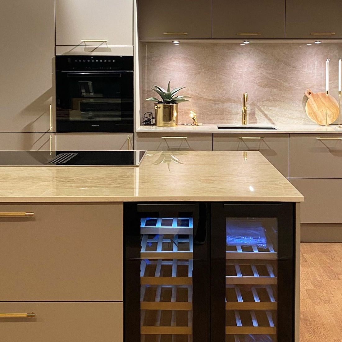 Tủ rượu Miele
